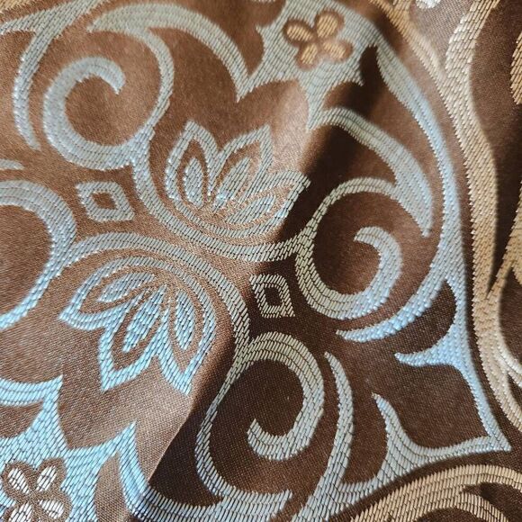 Silky Brown medallion standard size pillow case - Picture 3 of 4